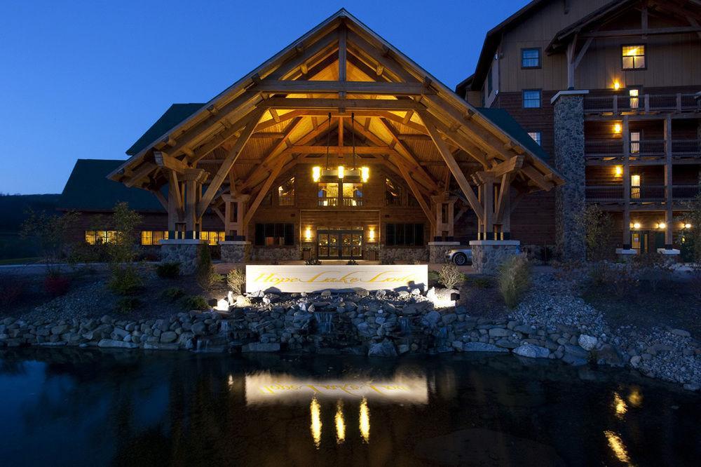 Hope Lake Lodge & Indoor Waterpark Cortland Exterior photo